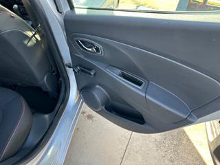 RENAULT Clio usata, con USB