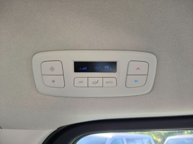 HYUNDAI Staria usata, con Sensori di parcheggio anteriori