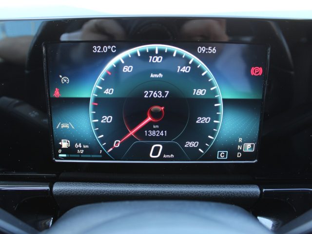 MERCEDES-BENZ GLA 200 usata, con Controllo elettronico della corsia