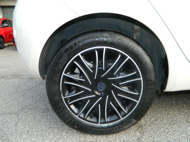 LANCIA Ypsilon usata, con ESP