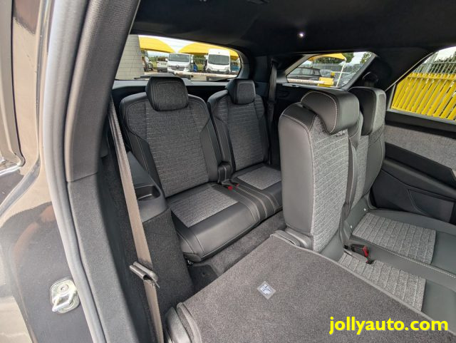 PEUGEOT 5008 usata, con Airbag testa