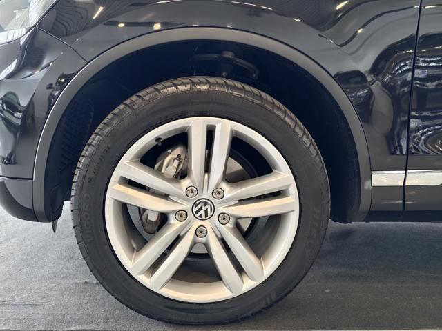 VOLKSWAGEN Touareg usata, con Autoradio