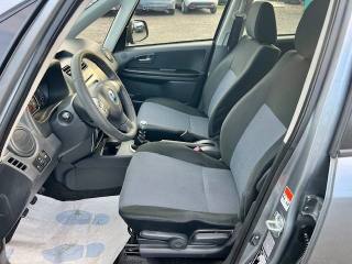 FIAT Sedici usata, con Cerchi in lega