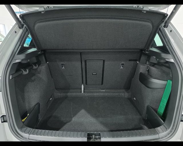 SKODA Karoq usata, con Sedile posteriore sdoppiato