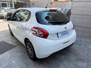 PEUGEOT 208 usata, con Autoradio