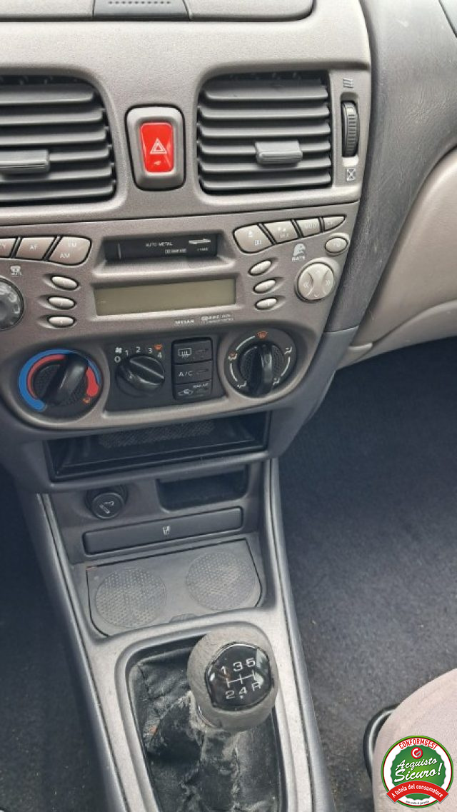 NISSAN Almera usata, con Controllo automatico clima