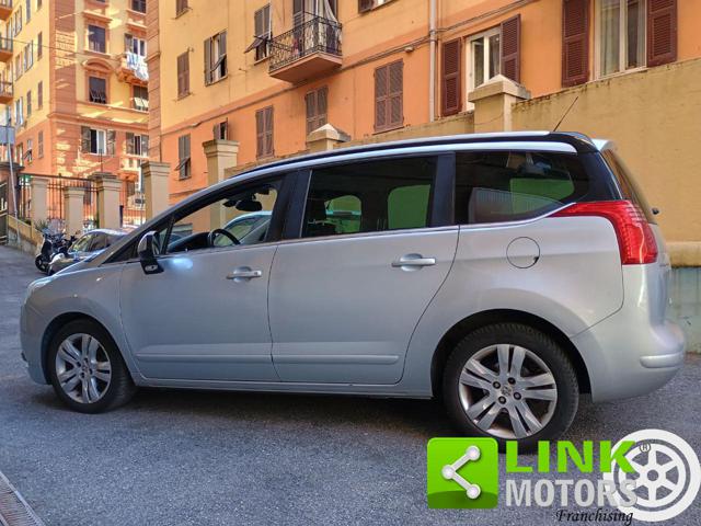 PEUGEOT 5008 usata, con Airbag laterali