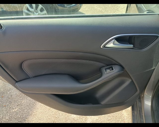 MERCEDES-BENZ B 200 usata, con Servosterzo