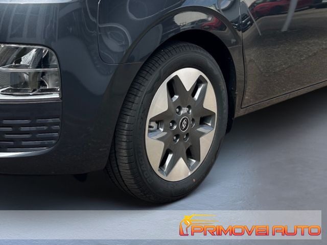 HYUNDAI Staria usata, con Fari LED