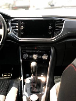 VOLKSWAGEN T-Roc usata, con USB