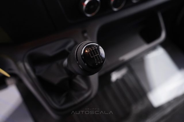 RENAULT Master usata, con Bracciolo