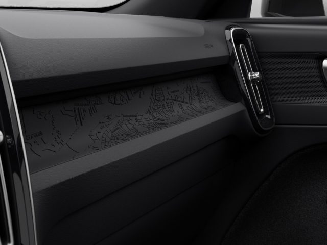 VOLVO EX40 usata, con Controllo automatico clima