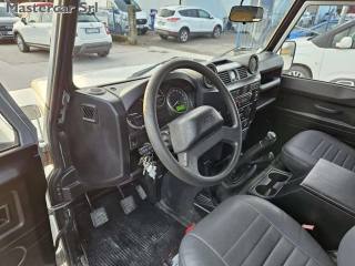 LAND ROVER Defender usata 9