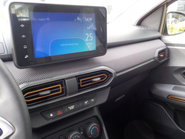 DACIA Sandero usata, con Sistema di navigazione