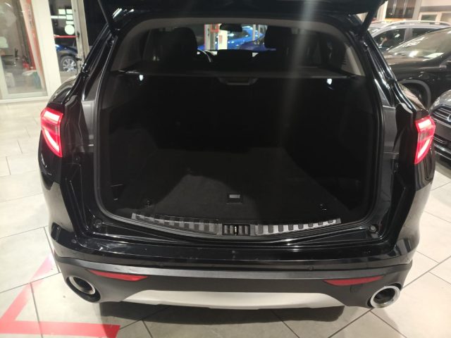 ALFA ROMEO Stelvio usata, con Fari Xenon