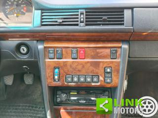 MERCEDES-BENZ E 200 usata, con Marmitta catalitica