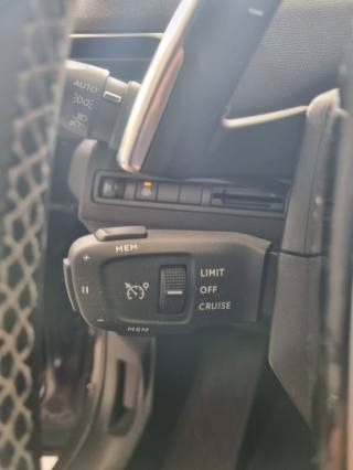PEUGEOT 3008 usata, con Fari LED