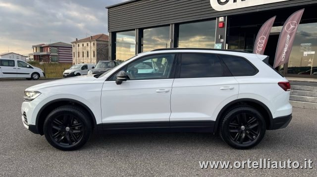 VOLKSWAGEN Touareg usata, con Cerchi in lega