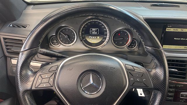 MERCEDES-BENZ E 250 usata, con Volante in pelle