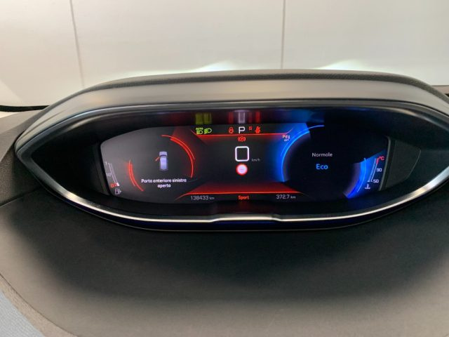 PEUGEOT 3008 usata, con Sensori di parcheggio posteriori