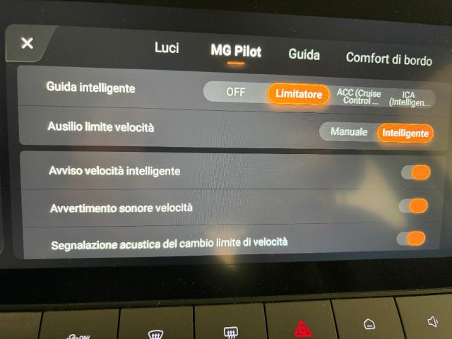 MG ZS usata, con Autoradio digitale