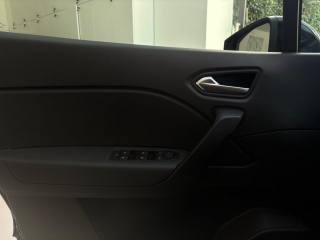 RENAULT Captur usata, con Sensori di parcheggio anteriori