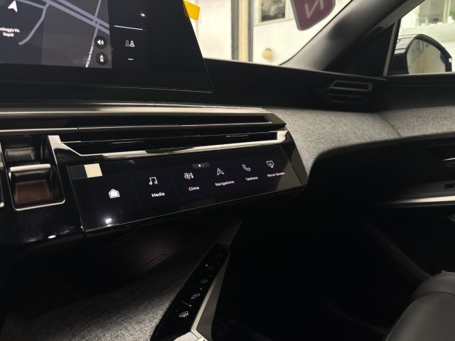 PEUGEOT 3008 usata, con Touch screen