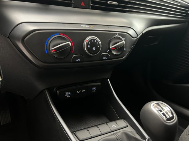 HYUNDAI i20 usata, con Sensori di parcheggio posteriori