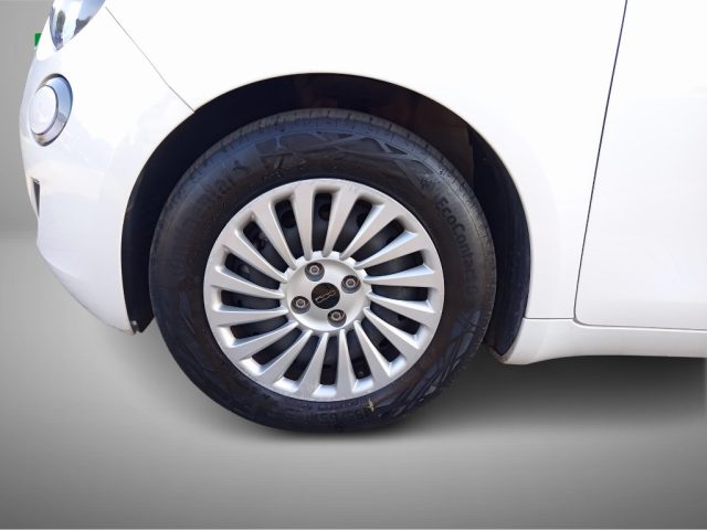 FIAT 500e usata, con Autoradio digitale