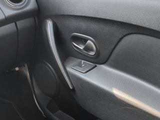 DACIA Sandero usata, con Specchietti laterali elettrici