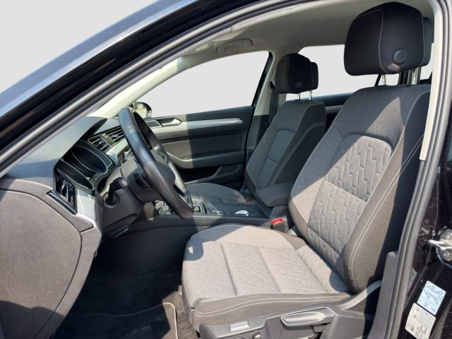 VOLKSWAGEN Passat usata 9