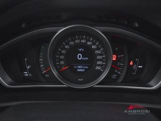 VOLVO V40 Cross Country usata 12