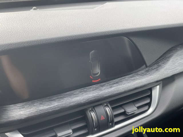 ALFA ROMEO Stelvio usata, con Sensori di parcheggio anteriori