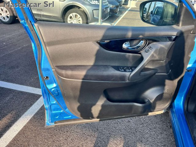 NISSAN Qashqai usata, con USB