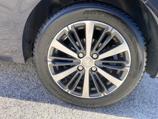 PEUGEOT 208 usata, con Servosterzo