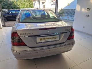 MERCEDES-BENZ E 220 usata, con Autoradio
