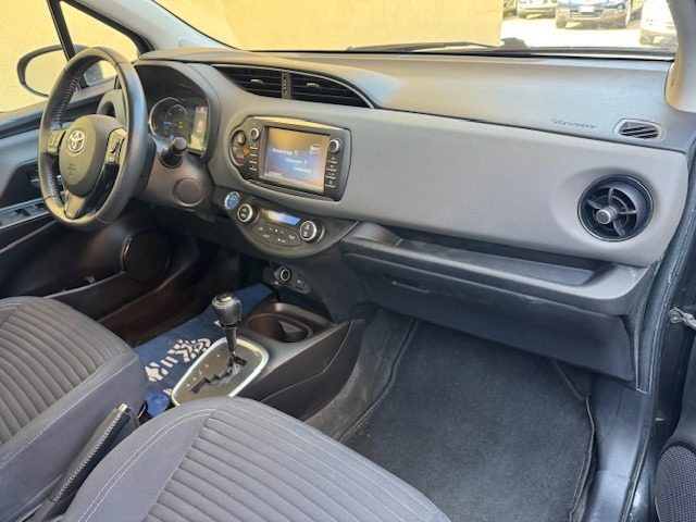 TOYOTA Yaris usata, con Fendinebbia