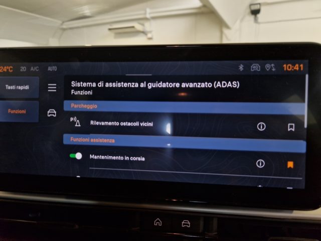 JEEP Avenger usata, con USB