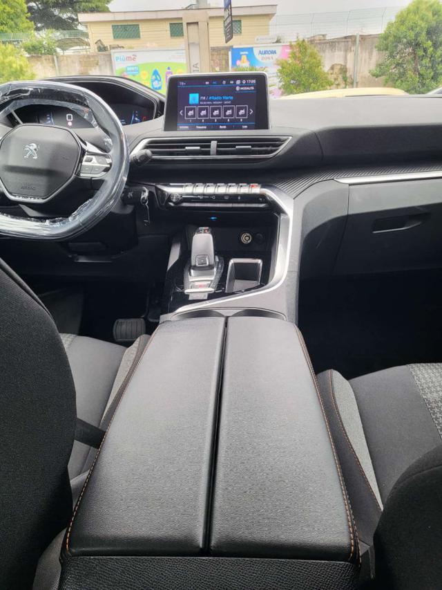 PEUGEOT 3008 usata, con Airbag
