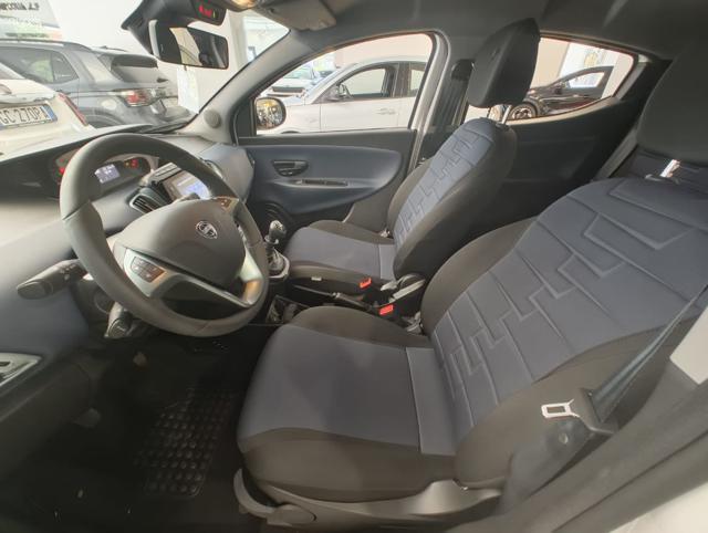 LANCIA Ypsilon usata, con Autoradio