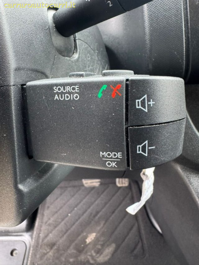 RENAULT Trafic usata, con USB