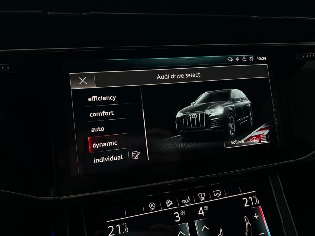AUDI Q7 usata, con Volante in pelle