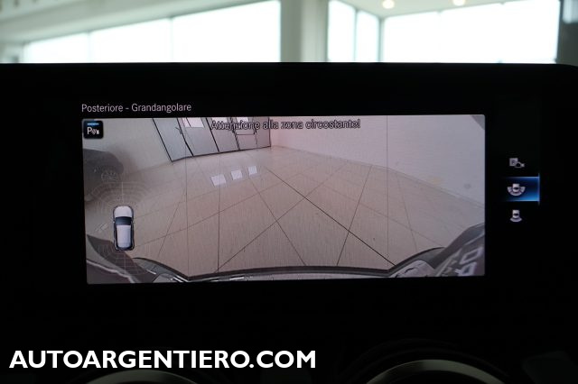 MERCEDES-BENZ GLA 200 usata, con Park Distance Control