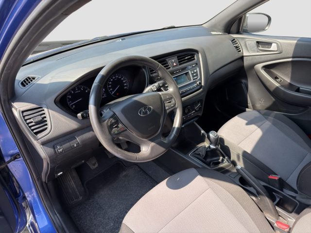 HYUNDAI i20 usata 8