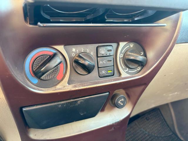 NISSAN Terrano II usata, con Controllo automatico clima