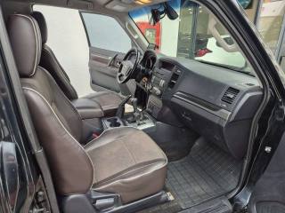 MITSUBISHI Pajero usata 12