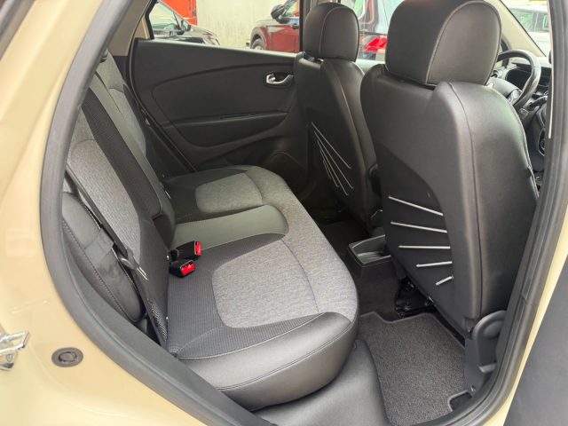 RENAULT Captur usata, con Touch screen