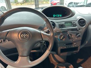 TOYOTA Yaris usata, con Fendinebbia