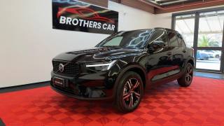 VOLVO XC40 B3 automatico Plus Dark