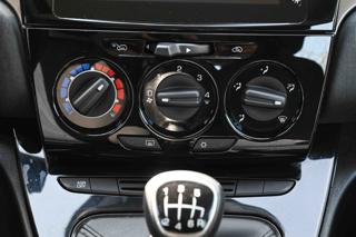 LANCIA Ypsilon usata, con Autoradio digitale